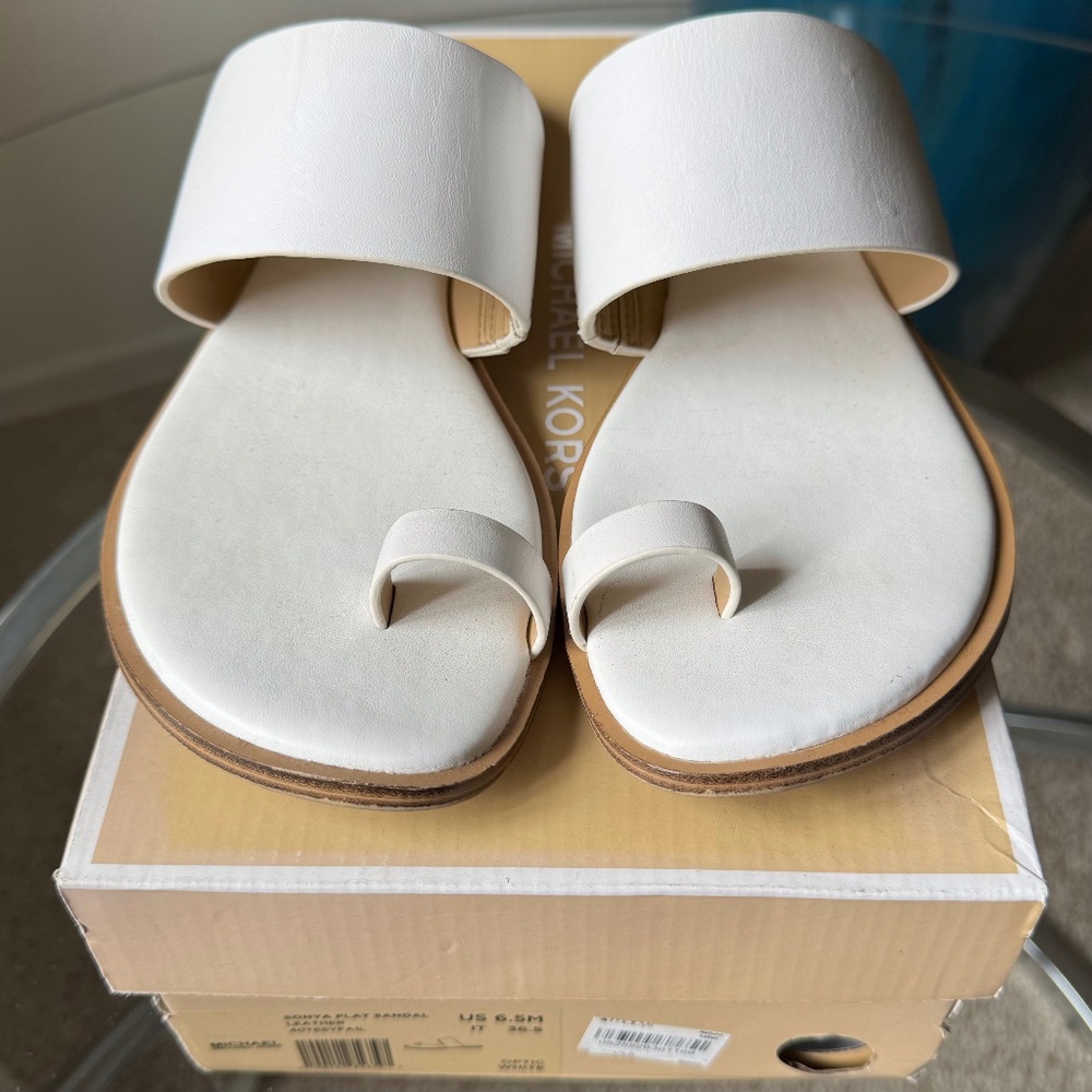 MICHAEL Michael Kors SONYA Leather Sandals = US6.5M